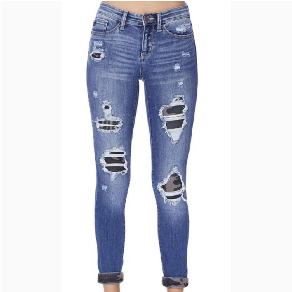 Camo Patch Distressed Jeans